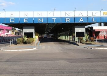 Sindicato do transporte anuncia paralisação parcial de ônibus devido atraso salarial em Rio Branco