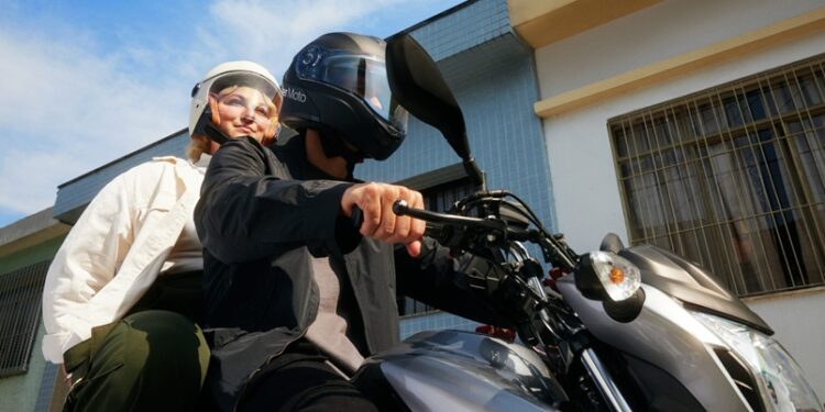 Motociclistas protestam contra PL que regulamenta serviço dos motoristas de aplicativo em RB