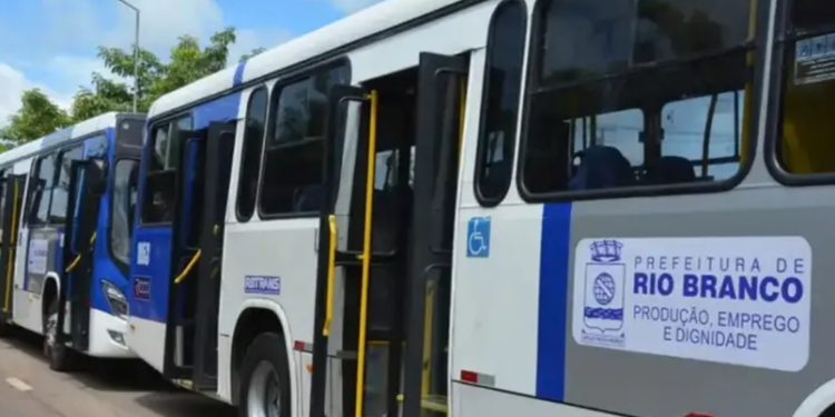 Câmara de Rio Branco convoca a empresa Ricco para explicar atrasos, dívidas e falhas no transporte