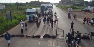 Manifestação fecha BR-364: morados da Cidade do Povo cobram melhorias na infraestura e redução na conta de energia