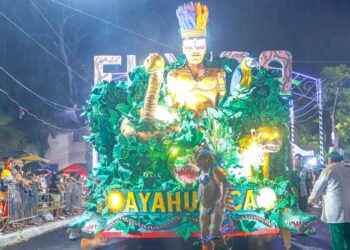 Após reavaliação, Unidos do Fuxico é campeão do Desfile de Blocos do Carnaval 2026 em Rio Branco
