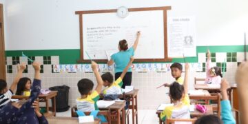 Mais de 390 professores do Acre receberão incentivo para comprar equipamentos tecnológicos