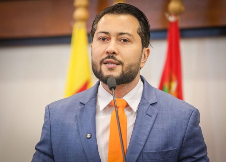 Deputado Emerson Jarude cobra ações concretas para autismo e destaca projeto de atendimento a famílias no Acre