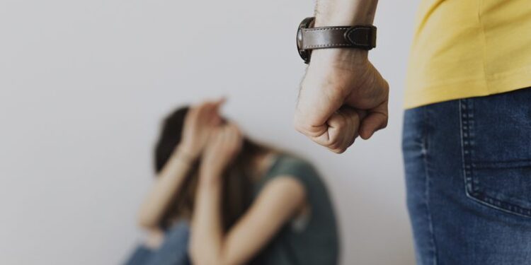 Por que o feminicídio também é um problema econômico?