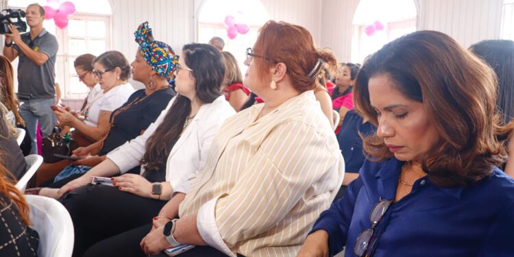 Mês da mulher começa com posse das conselheiras do novo Conselho Municipal em Rio Branco