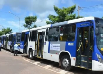 Justiça bloqueia frota da Ricco após atrasos de salários e paralisação de linhas