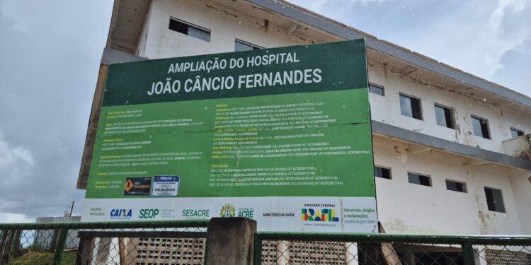 Reformas de hospitais no interior do Acre se arrastam há anos e afetam atendimento à população