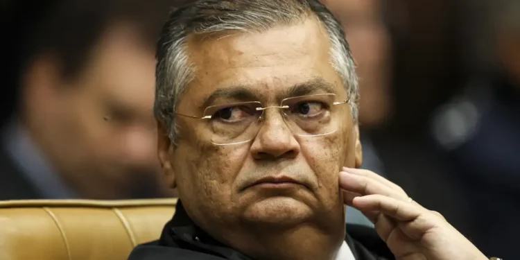 Dino acaba com a aposentadoria compulsória como punição a juízes