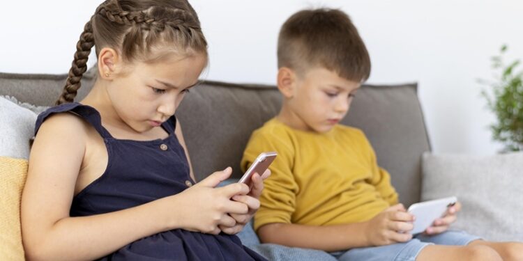 Fim da rolagem infinita: ECA Digital impõe limites a redes sociais e aplicativos