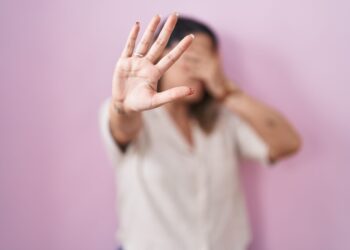 Comissão da Mulher da OAB-AC vê avanço em projeto de lei contra misoginia, mas alerta para aplicação