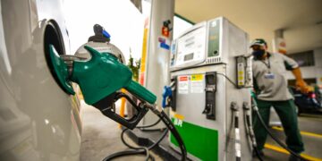 Sindepac aponta Petrobras e cenário internacional como fatores da alta dos combustíveis