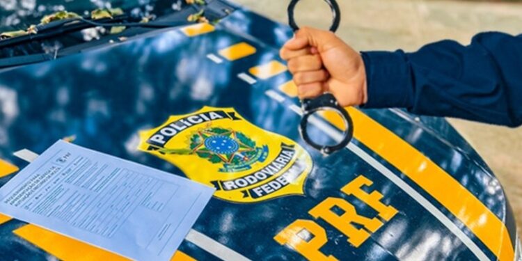 Abordagem de rotina da PRF termina em perseguição e prisão de motociclista no último domingo (04) em Rio Branco