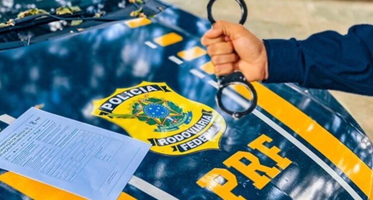 Abordagem de rotina da PRF termina em perseguição e prisão de motociclista no último domingo (04) em Rio Branco