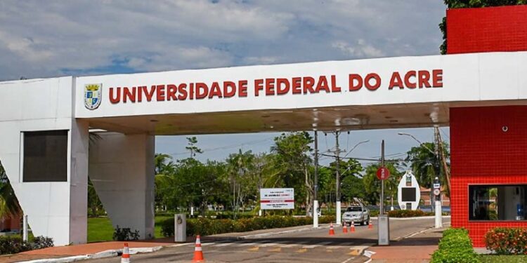 Com salários de até R$ 9 mil, Ufac abre processo seletivo para cadastro reserva de professores substitutos