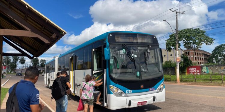 Rio Branco sanciona Lei da “Parada Segura” e garante desembarque fora dos pontos para mulheres à noite