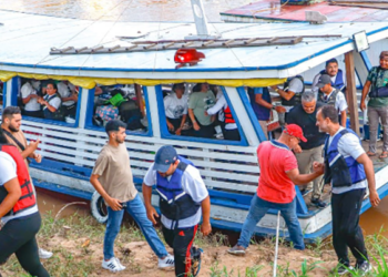 Programa Saúde Rural leva atendimento médico a cerca de 150 comunidades ribeirinhas ao longo do Rio Acre