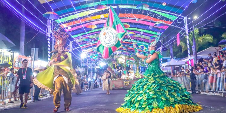 Blocos devolvem troféus e FGB avança para nova premiação do Carnaval 2026 em Rio Branco