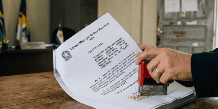 Tribunal Pleno suspende lei que aumenta salário de prefeito, vice-prefeito e secretários em Sena Madureira