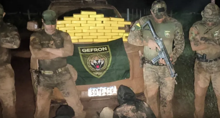 Gefron apreende 45 kg de cocaína em Estrada Transacreana na madrugada deste sábado (04)
