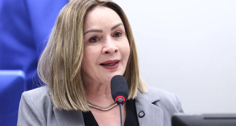 “Tragédia é não ter tempo pra viver”, diz deputada Socorro Neri sobre escala 6×1