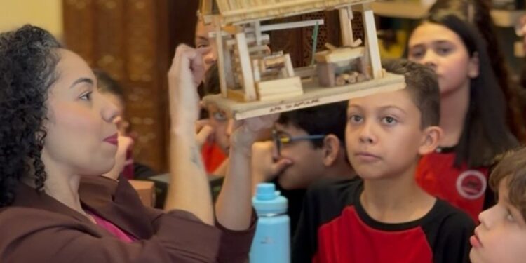 Chocolate regional: alunos da Maple Bear conhecem produção com sabores amazônicos