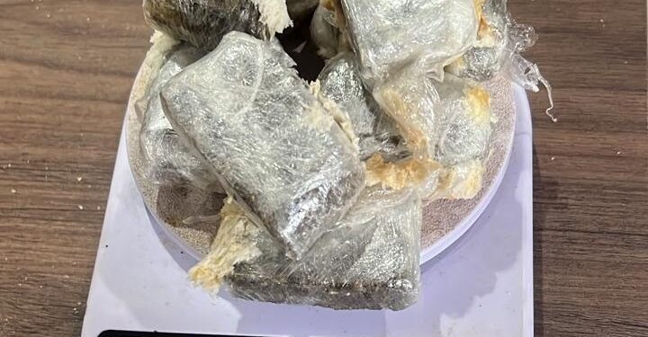 Visitante é preso ao tentar entrar em presídio com drogas escondidas em torradas