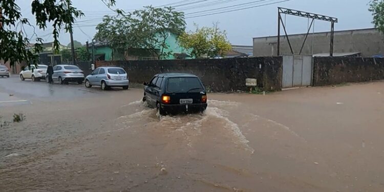 Prefeitura de Rio Branco publica decreto de situação de emergência após enxurradas