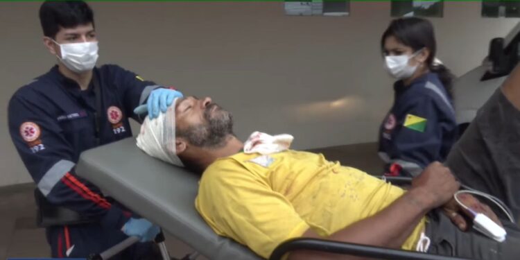 Homem em situação de rua é agredido enquanto dormia no Centro de Rio Branco