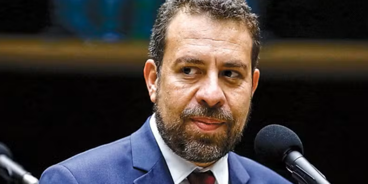 Ministro Guilherme Boulos visita Rio Branco e participa de agendas com a população nesta quarta-feira (29)