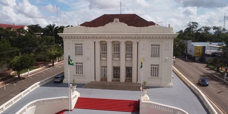 Governadora Mailza Assis define nomes e recompõe cargos na gestão estadual