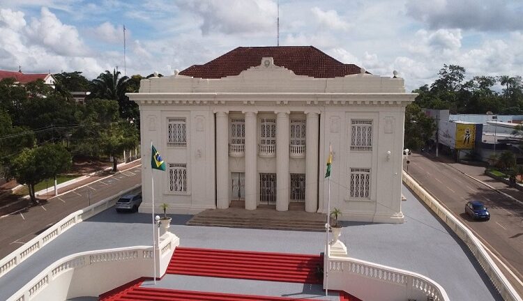 Governadora Mailza Assis define nomes e recompõe cargos na gestão estadual