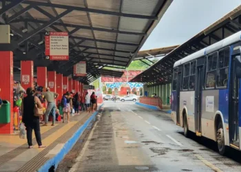 “Hoje a gente vai normalizar os salários”, diz prefeito sobre crise no transporte público em Rio Branco