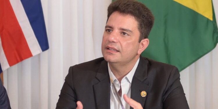 CGU aponta que Gladson comprou apartamento de luxo com recursos de contratos de obras no Acre