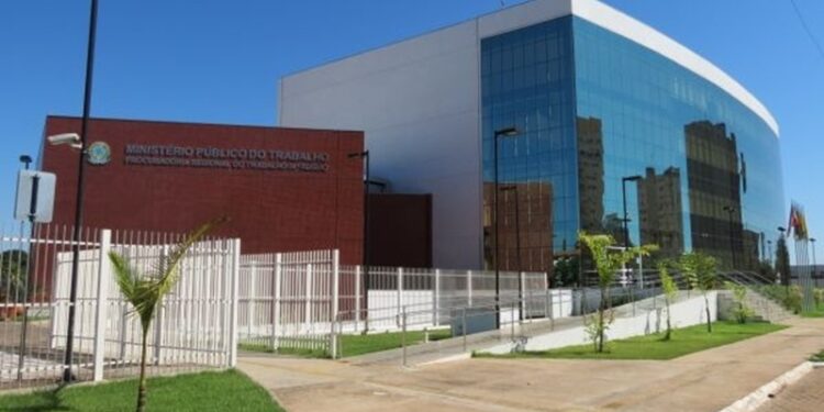 Ministério do Trabalho multa Ricco Transportes devido atraso de salários e não pagamento de FGTS em Rio Branco