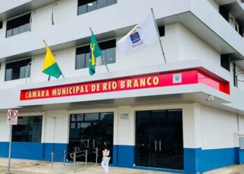 “O que me assusta é você ver médico lotado no gabinete do secretário”, diz sindicalista em denúncia na Câmara de Rio Branco