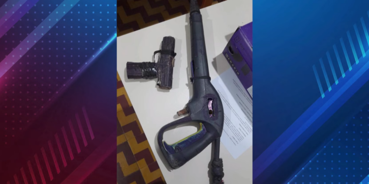 Aluno de 11 anos é apreendido após entrar com simulacros de arma em escola de Rio Branco