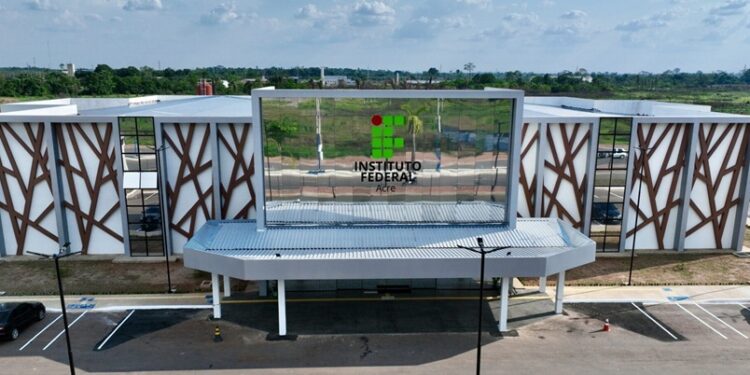 IFAC abre seleção para professor substituto em Rio Branco e Cruzeiro do Sul