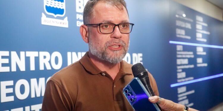 Ao comentar reajuste salarial durante greve da Educação, Alysson Bestene afirma: “A gente não vai cometer loucuras”