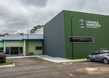 Presidente da Câmara de Rio Branco pede investigação ao TCE sobre compra de móveis de gestão anterior