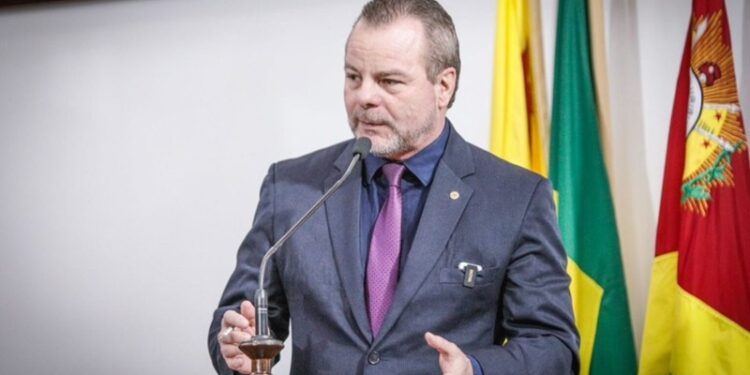 Após ataque no Instituto São José, deputado propõe indenização de R$ 100 mil às famílias das vítimas