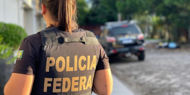 Polícia Federal faz operação de combate ao tráfico de drogas no Acre