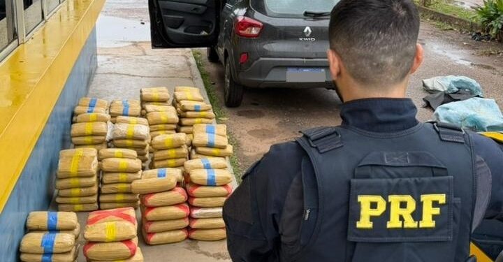 Dois homens são presos por transporte de 174 kg de drogas e embriaguez ao volante em Rio Branco