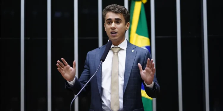 “O que está devastado é o povo”, diz Nikolas Ferreira ao anunciar viagem ao Acre