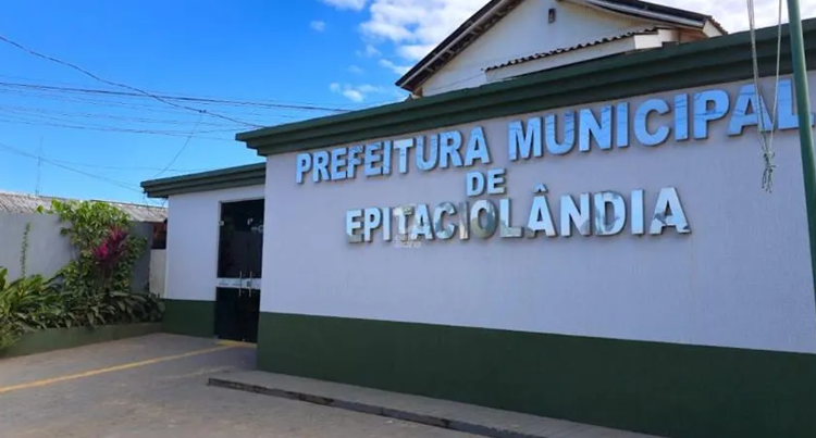 Com contas bloqueadas, prefeito afirma que Epitaciolândia desembolsa R$ 480 mil por mês para quitar débitos