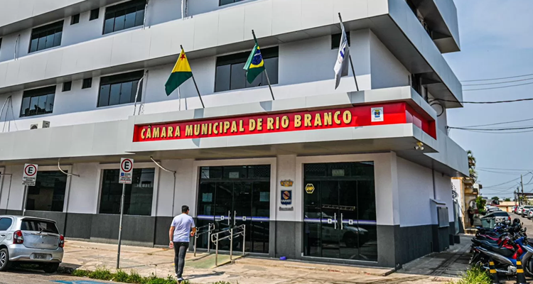 Vereadores de Rio Branco discutem aumento de 120% no auxílio de saúde