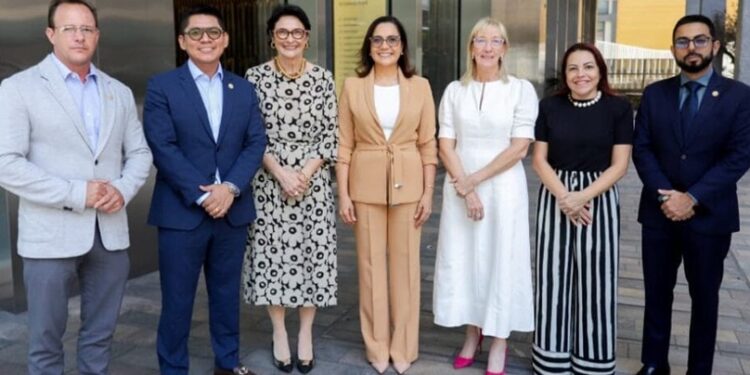 Comitiva de Mailza Assis recebe mais de R$ 180 mil em diárias para viagem a Londres