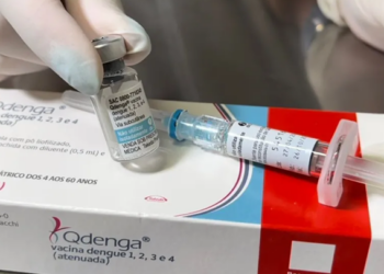 Vacina contra dengue aplicada em adolescentes é segura e não foi alvo de suspensão