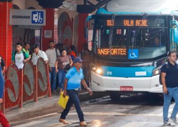Ricco Transportes cobra quase R$ 30 milhões da Prefeitura e amplia crise no transporte