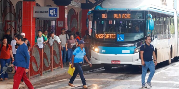 Ricco Transportes cobra quase R$ 30 milhões da Prefeitura e amplia crise no transporte