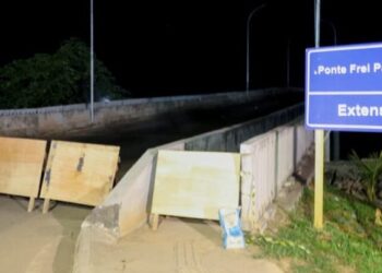 “Quem tentou atravessar pulou o tapume de forma irregular”, diz Deracre sobre desabamento de ponte em Sena Madureira